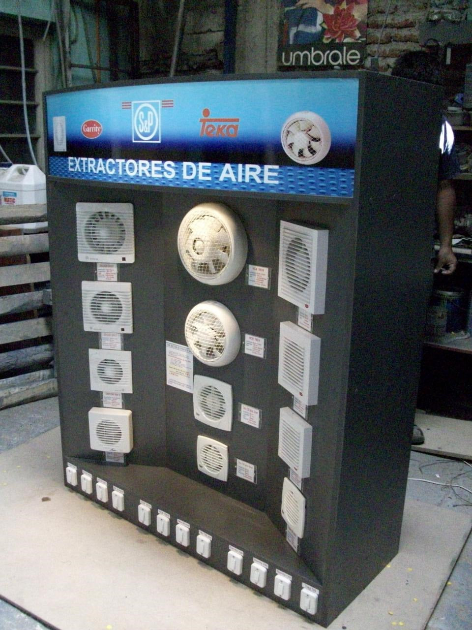 MUEBLE EXPOSICION EXTRACTOR AIRE